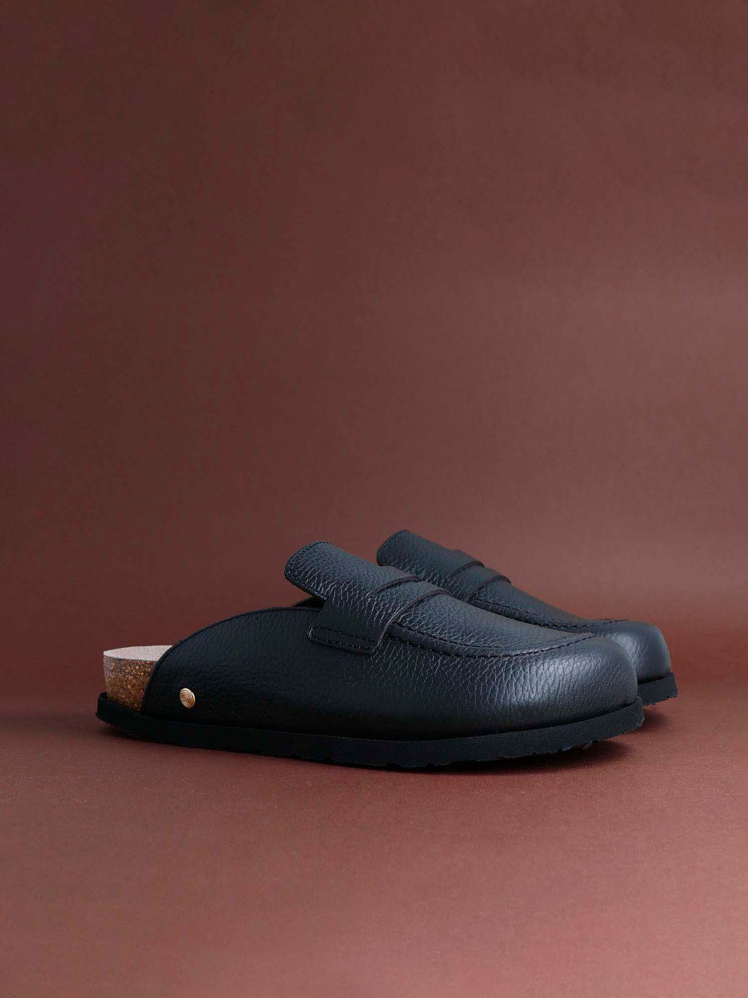 LOIS EMBOSSED LEATHER BLACK